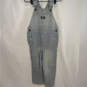 🦖 OshKosh 5T overalls🦖